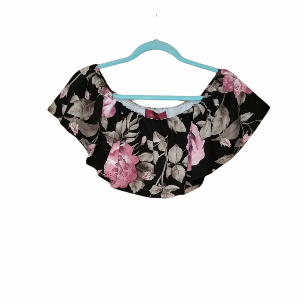 Lac Bleu Off Shoulder Crop Top
